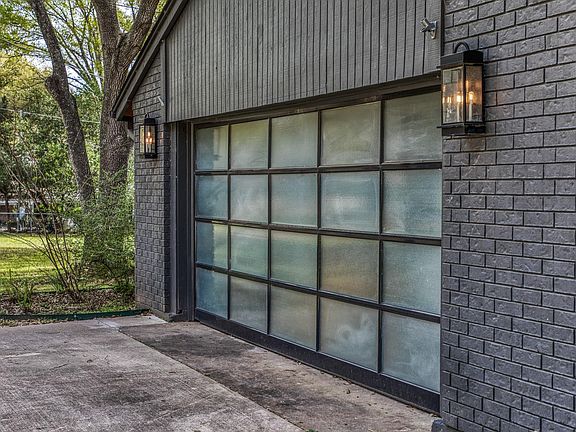 3rd image of 2414 E Rosedale Dr