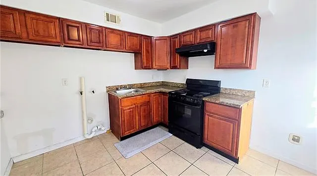 2431 Octavia Dr — Photo 4
