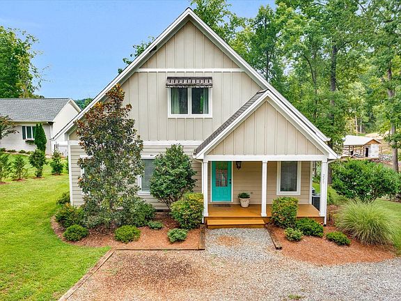 3rd image of 220 Big Cove Dr