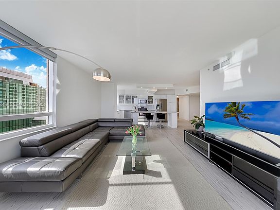 4th image of 1330 West Ave APT 1414