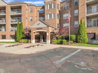 2316 Country Club Dr, Saint Clair Shores, MI