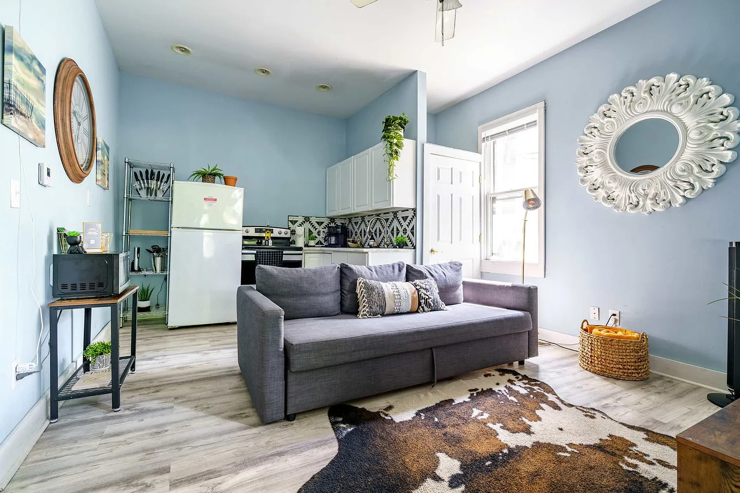 1 bed, 1.0 bath, 592 sqft, $2,912 — Photo 1