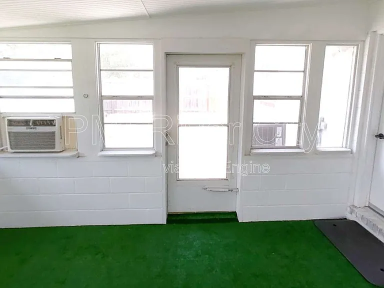 2860 Cedarcrest Dr — Photo 20