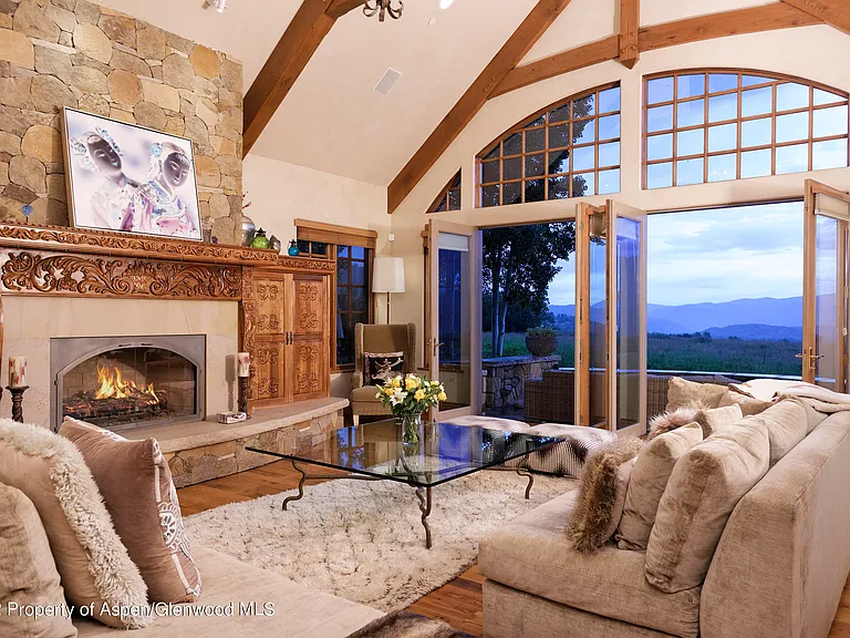 171 Cascade Ln — Photo 2
