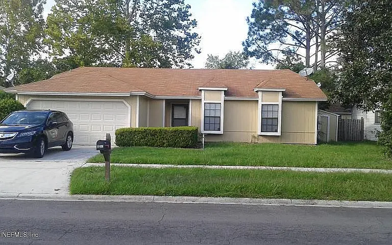 8439 Everest Dr — Photo 1