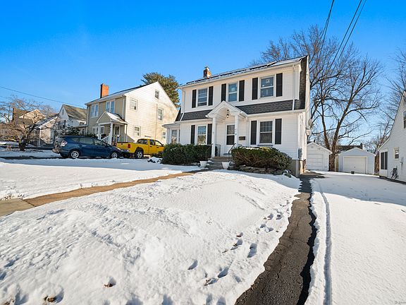 2nd image of 91 Fennbrook Rd