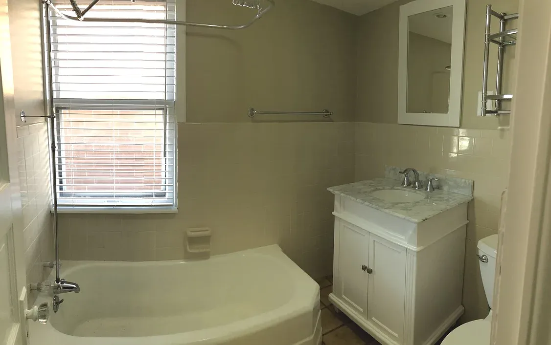 2 bed, 700 sqft, $1,599 — Photo 3