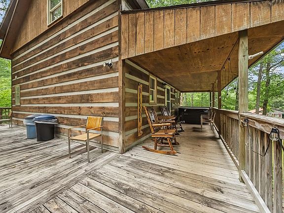 3rd image of 4364 Dahlgren Way