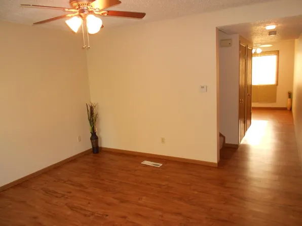 420 6th Ave APT 5, Coralville, IA 52241