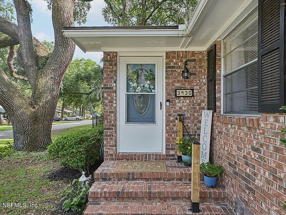 2nd image of 3930 ST ISABEL Drive E