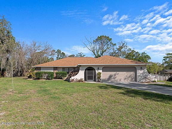 3rd image of 7851 Floral Dr