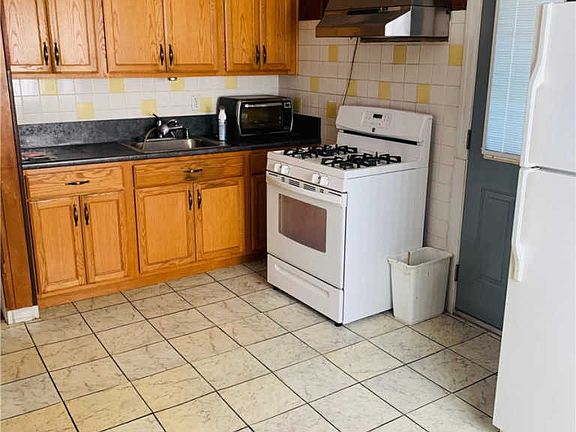 4th image of 189-07 120th Ave