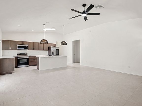 4th image of 2918 N Tyndall Ave #1