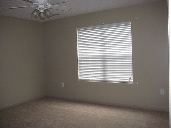 4th image of 624 Hampton Woods Dr