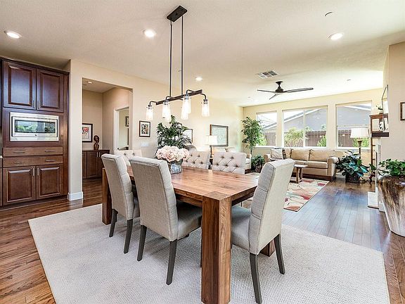 3rd image of 5028 Sycamore Canyon Dr