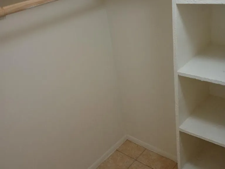 401 N D St #11 — Photo 12