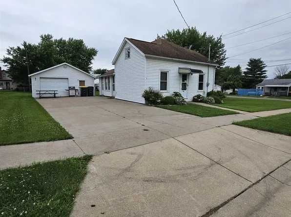 418 Bluff St, Cassville, WI 53806
