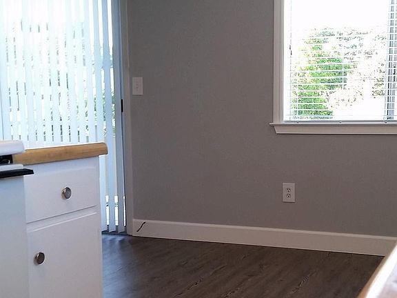 3rd image of 1117 Olive Ave