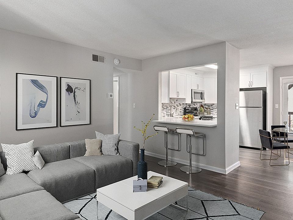 Experience contemporary living with this stylish open-concept apartment, perfect for relaxation and entertaining.