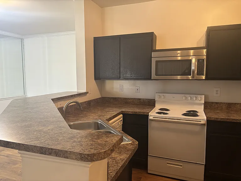 Wesley St. James Apartments at Sandy Springs — Photo 209
