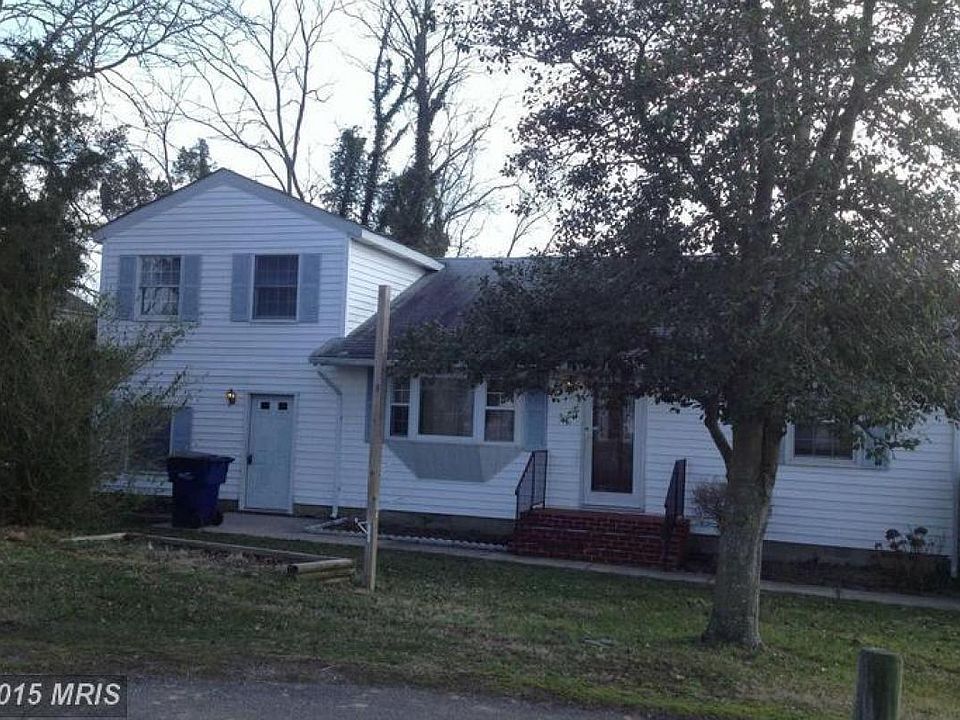 1st image of 22848 Lawrence Ave