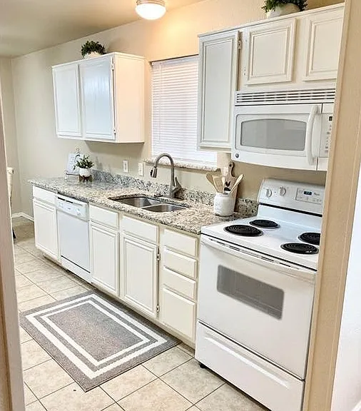1202 Stone Creek Dr — Photo 45