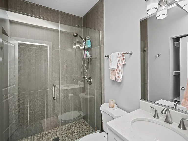 1320 W Chestnut St #3 — Photo 14
