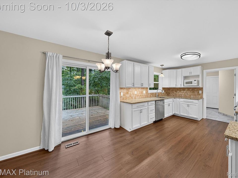 8808 N Christine Dr, photo 9
