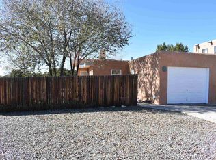 2910 Avenida Alamosa, Santa Fe, NM 87507