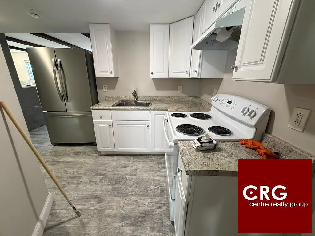 2 bed, 1.0 bath, $2,800 — Photo 3