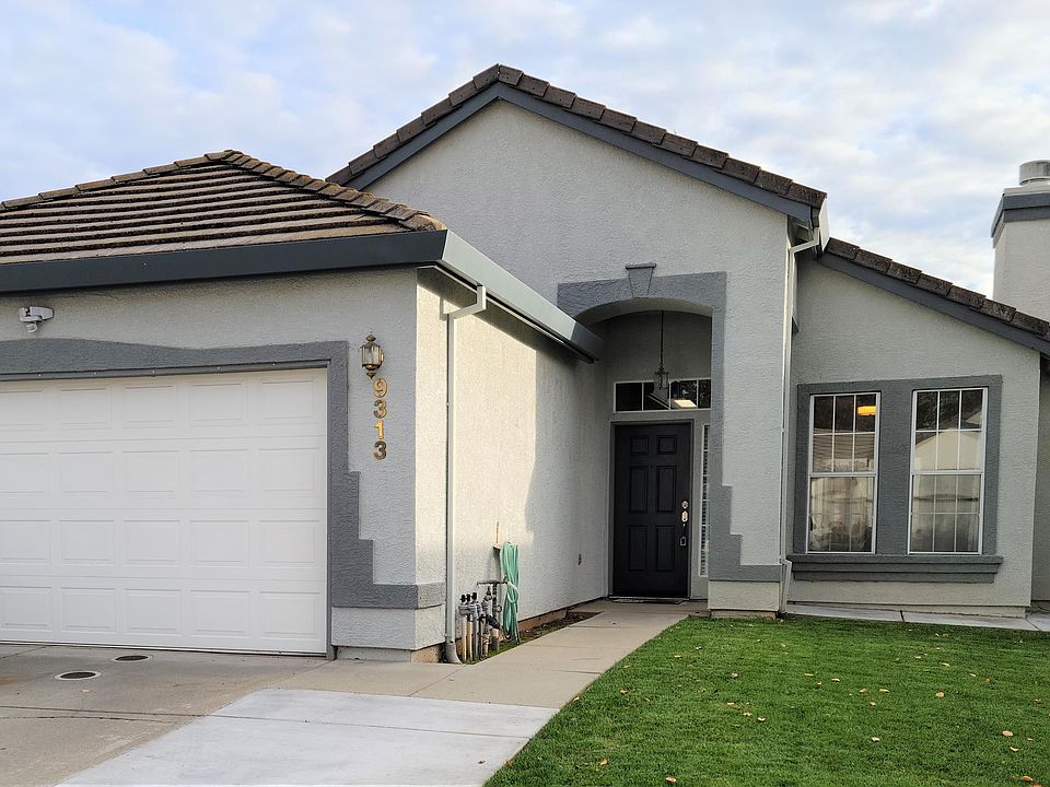 9313 Rose Parade Way