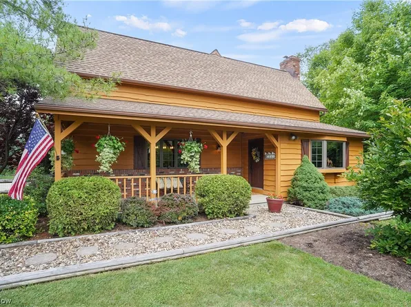 1041 Ledge Rd, Hinckley, OH 44233