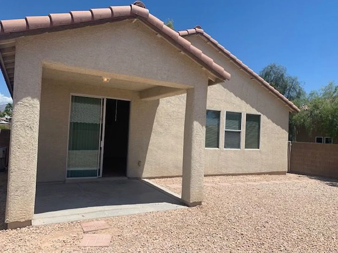 Single-Story 4-Bedroom Home on a Corner Lot in North Las Vegas — Photo 4