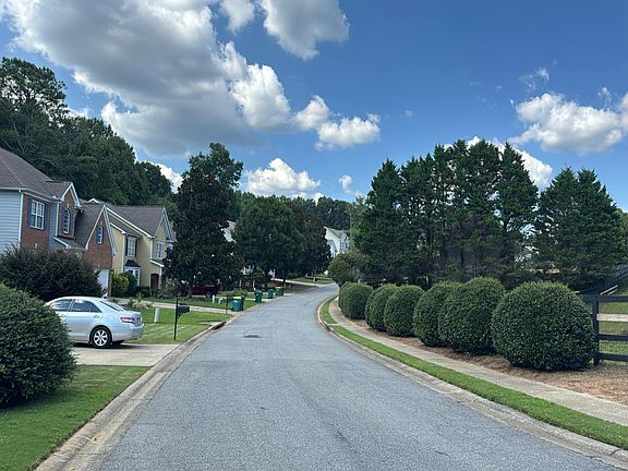 4th image of 938 Mill Creek Ave