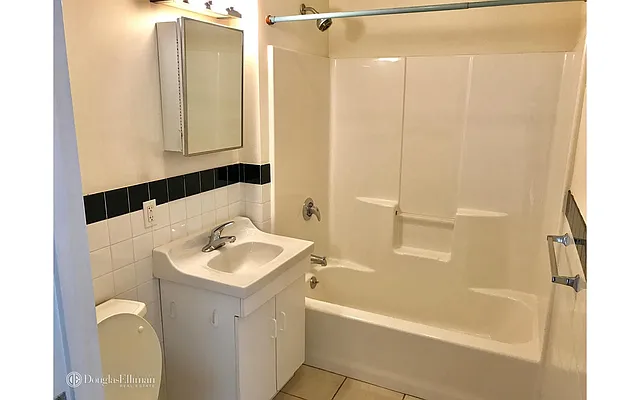 Rented by Douglas Elliman | media 25