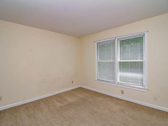 3rd image of 300 Patriot Ln #1E