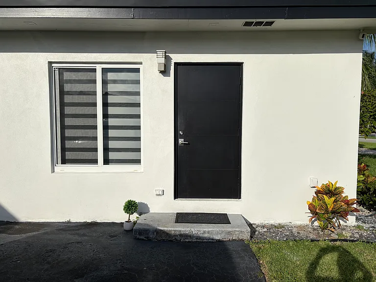 N Highland Dr — Photo 1