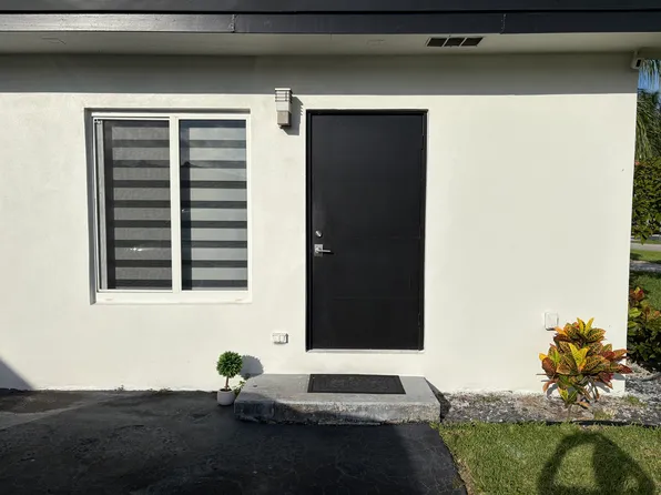 (undisclosed Address), Hollywood, FL 33021