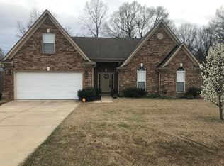 5549 Holly Ridge Dr, Horn Lake, MS 38637