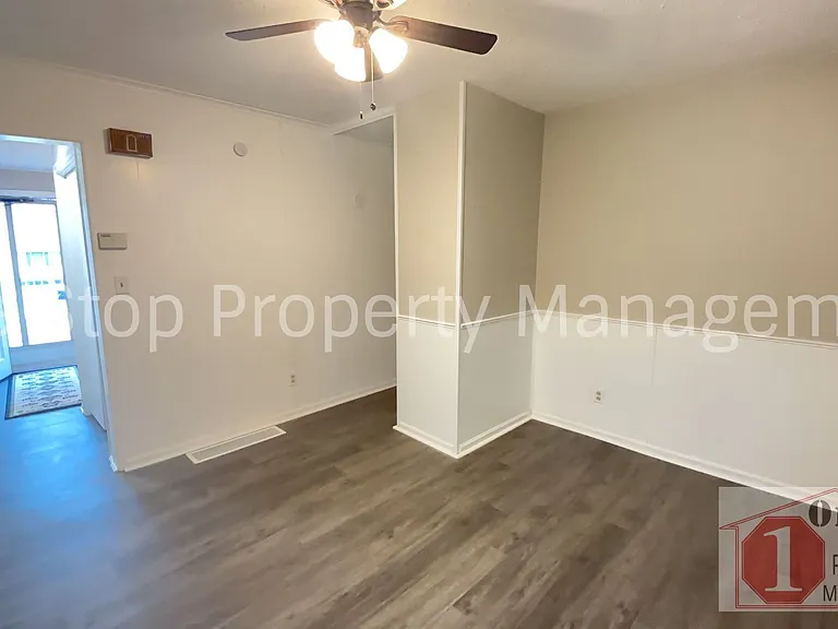 5714 NE 49th St — Photo 5