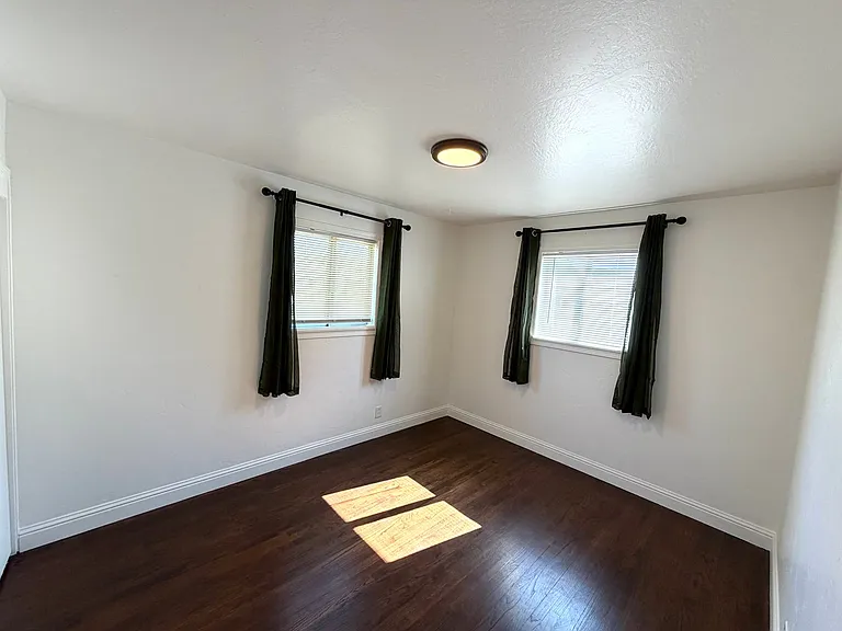 1704 Castle Ct — Photo 14