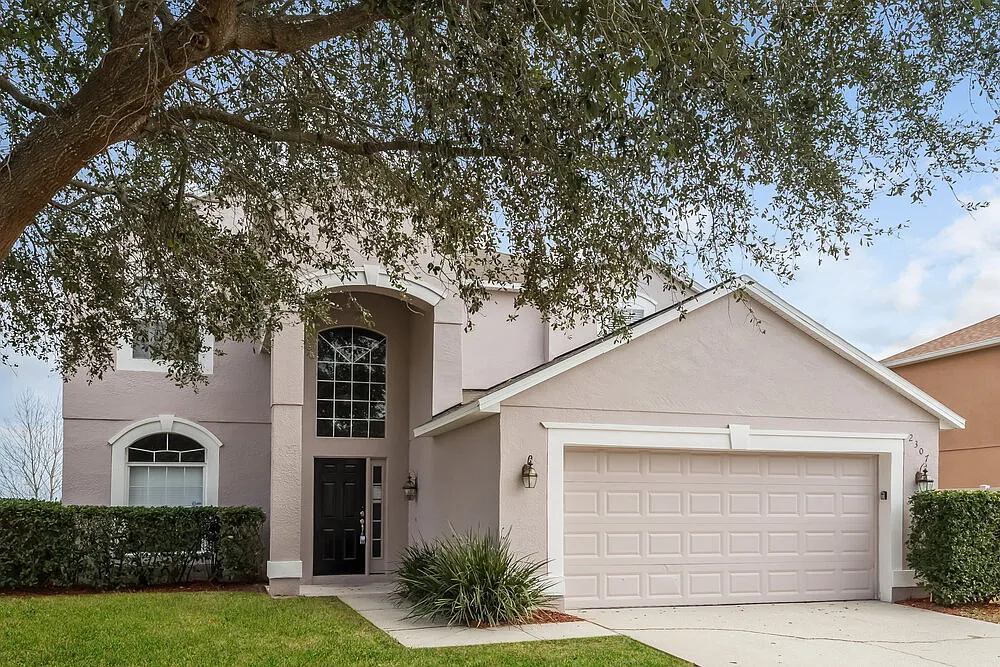 4 bed, 2.5 bath, 2341 sqft, $2,850 — Photo 1