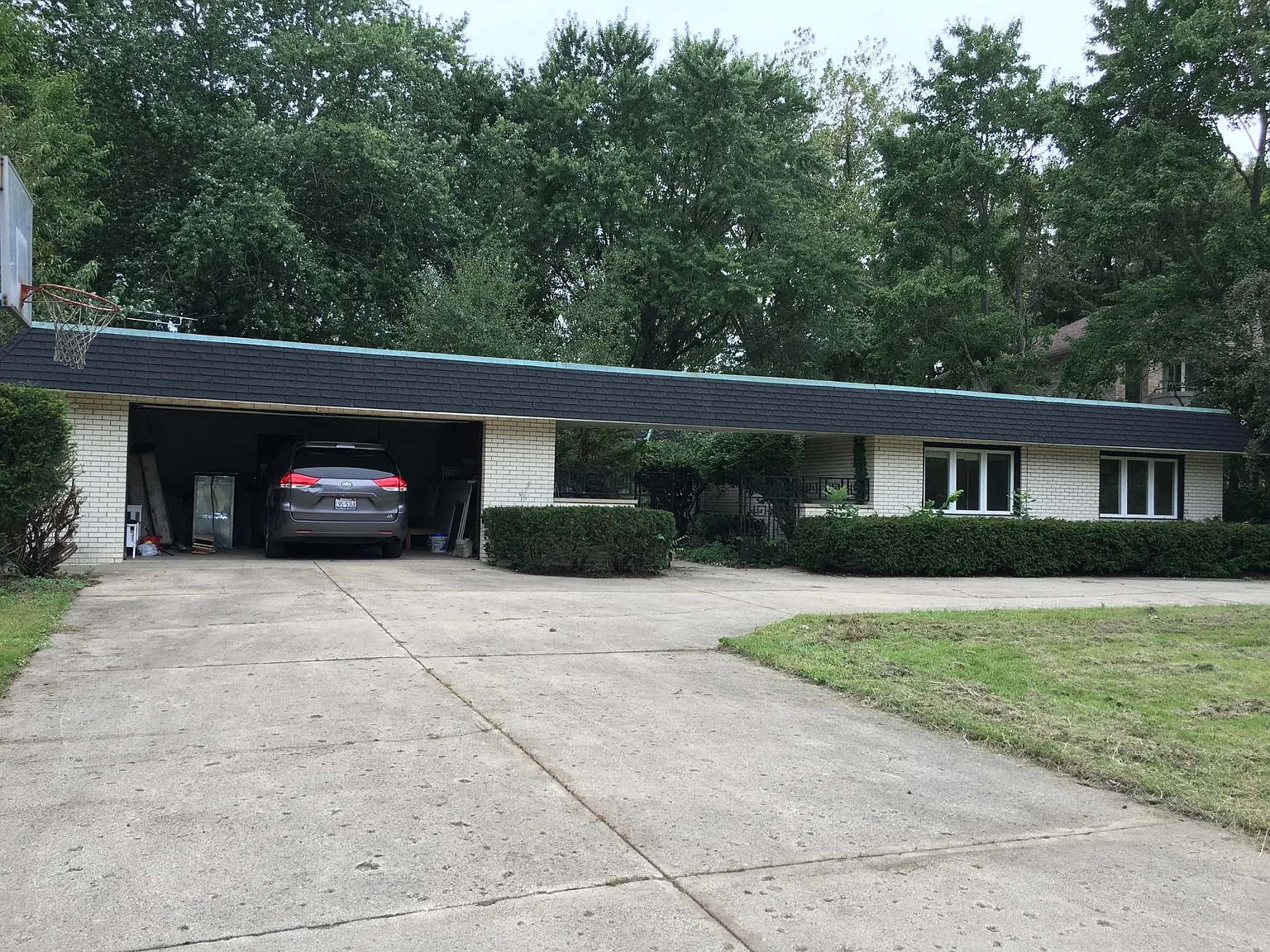 25 Essex Ln photo 1