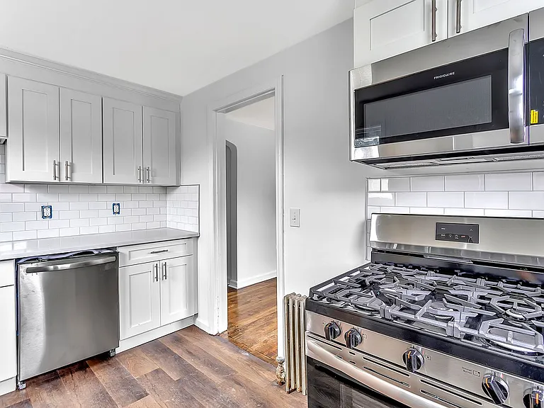 401 Sanford Ave — Photo 5