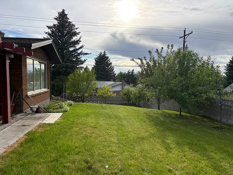 321 E 3 S — Photo 18