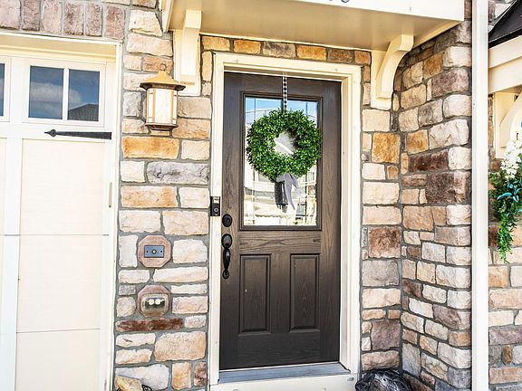 4th image of 709 Shady Creek Ct