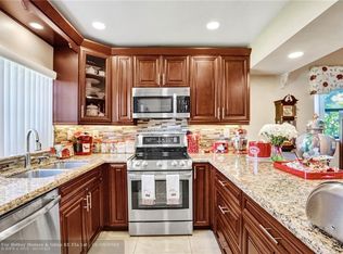 7346 NW 38th Pl, Coral Springs, FL 33065
