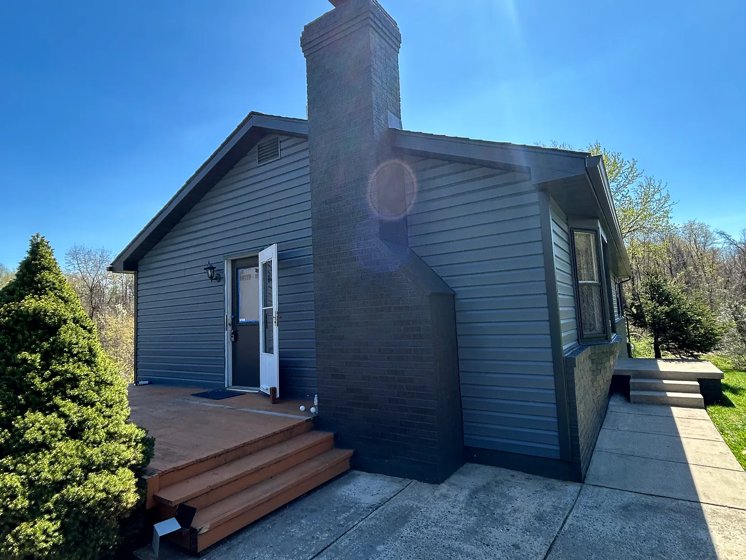 4 bed, 2200 sqft, $3,600 — Photo 2