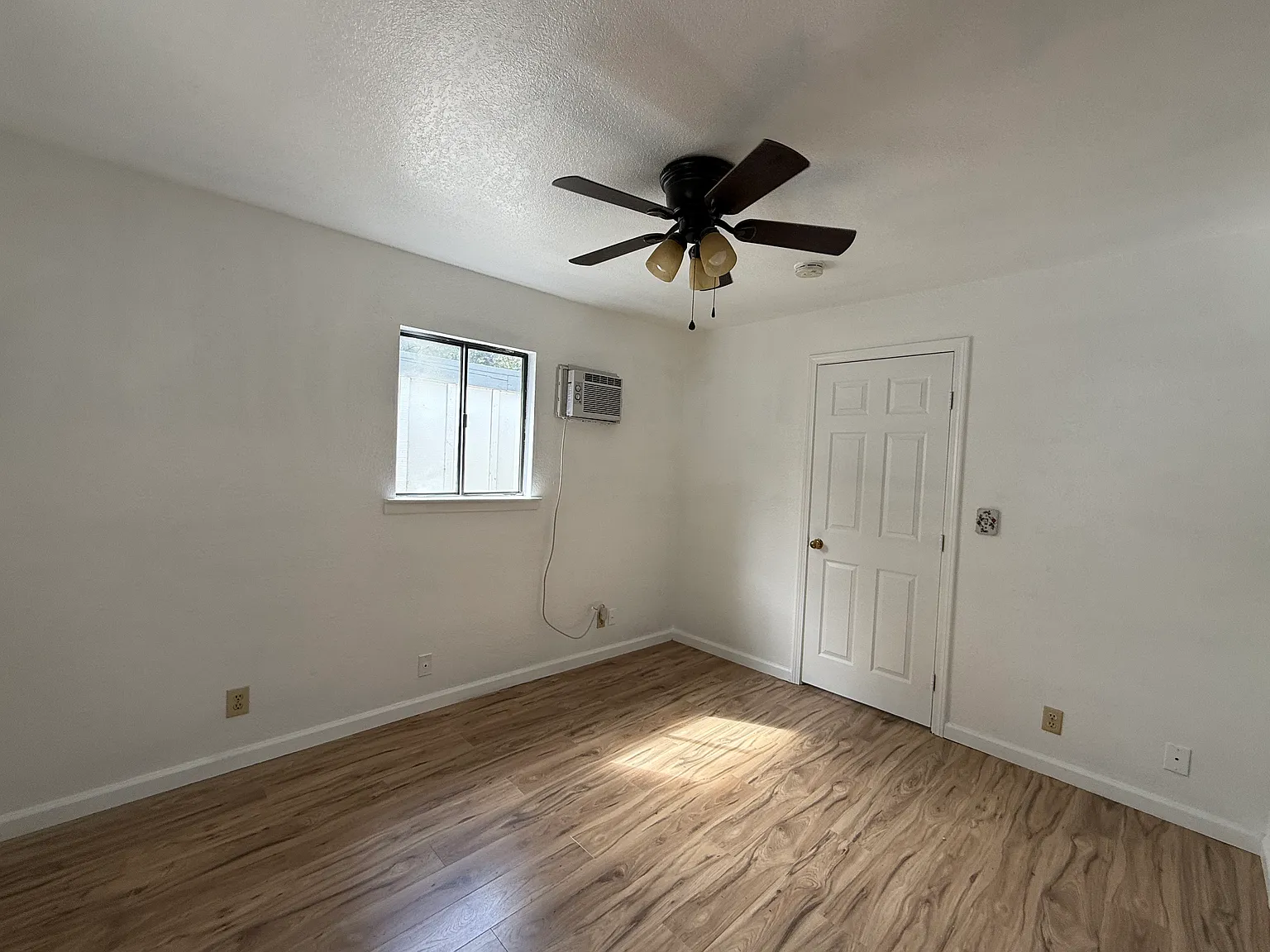 1 bed, 750 sqft, $1,895 — Photo 3