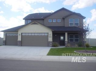 3911 Cool Riv, Meridian, ID 83642